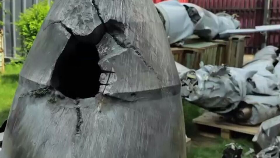 Уламки впали в кількох районах Києва