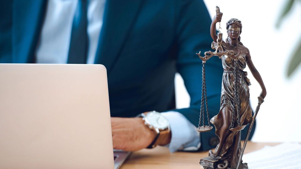 У День юриста рекомендують дарувати презенти, пов'язані з професійною діяльністю