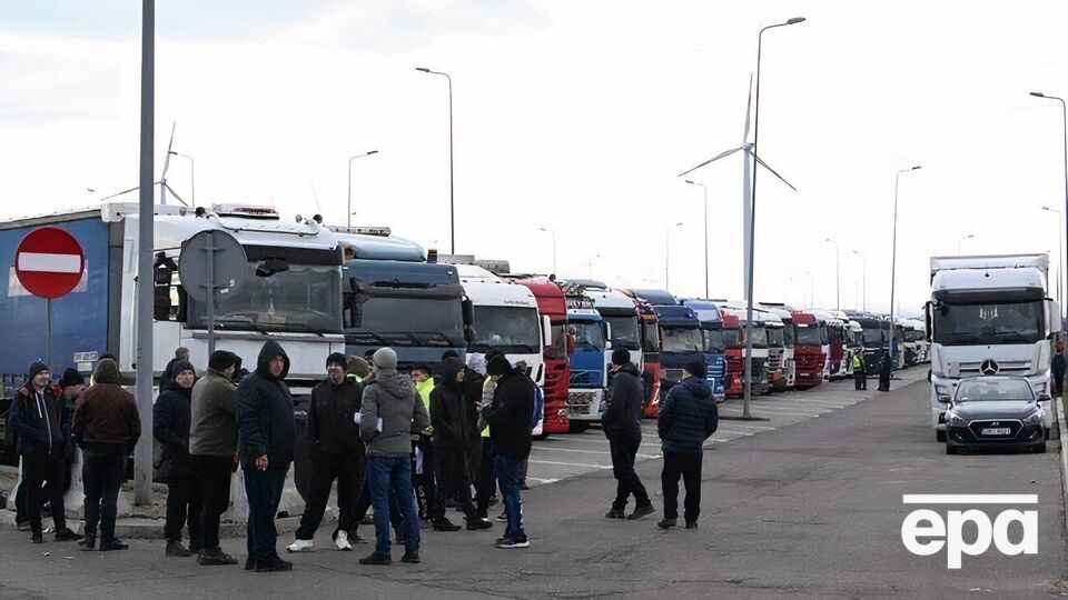 Поляки периодически блокировали украинские грузовики с ноября 2023 года