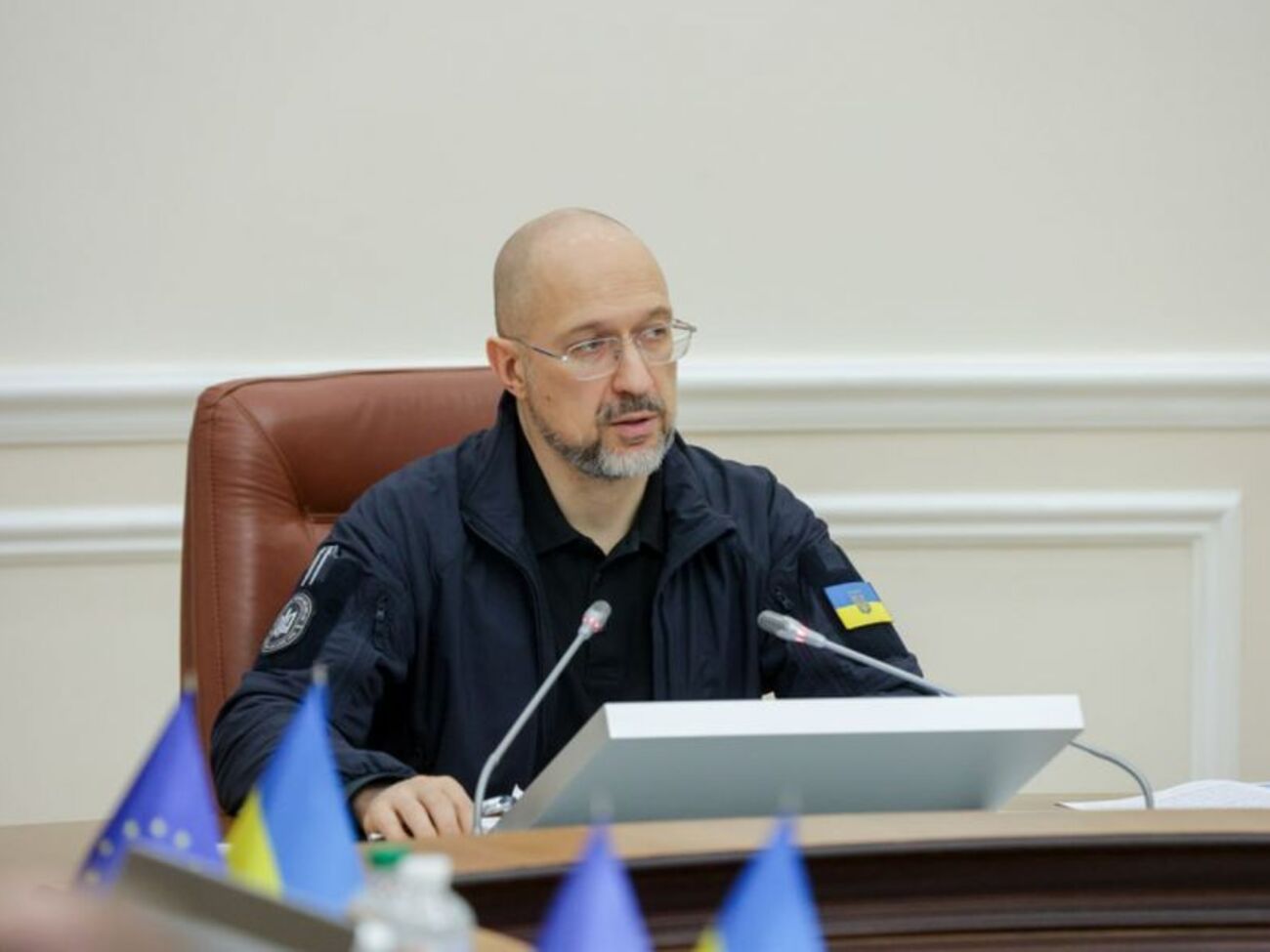 Россияне продолжают вывозить украинское зерно, сказал Шмыгаль