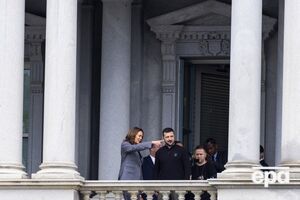 СМИ писали, что разговор, во время которого Харрис выдвинула требование Зеленскому подготовить "план преемственности", задал тон их и так не очень теплому тогда общению