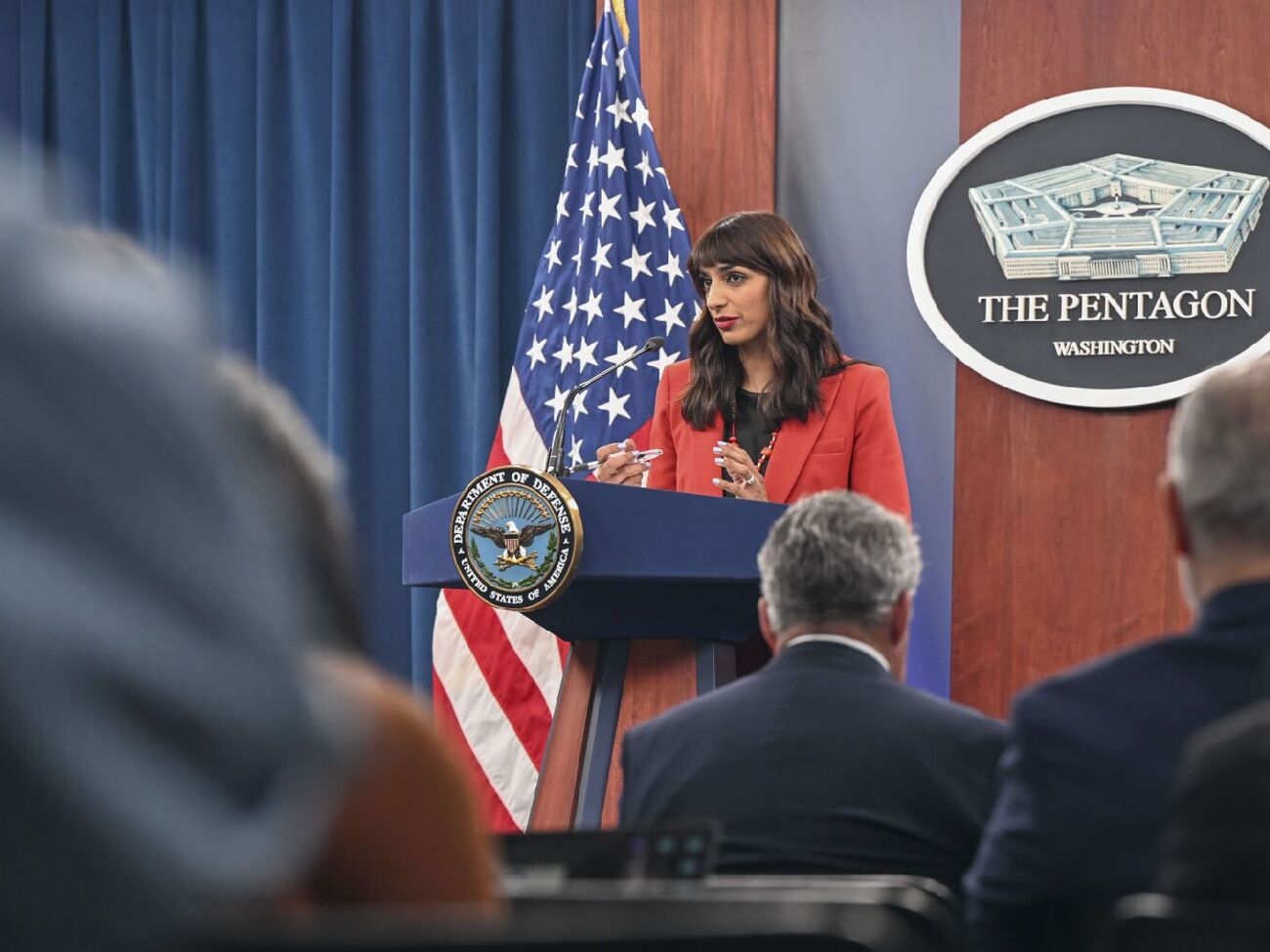 Сінгх сказала, що зараз у Пентагоні працюють "над деталями", пов'язаними зі скасуванням поїздки Байдена на "Рамштайн" цього тижня