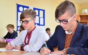 Всеукраинский радиодиктант национального единства основали в 2000 году