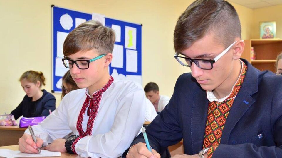 Всеукраїнський радіодиктант національної єдності започаткували 2000 року