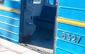 О том, что в вагон бросили "мину", сообщили анонимные Telegram-каналы