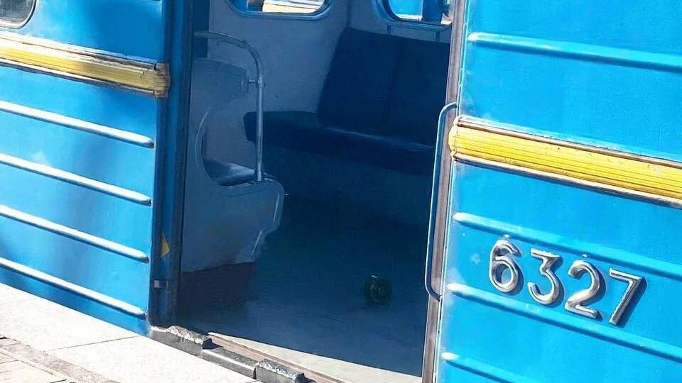 Про те, що у вагон кинули "міну", повідомили анонімні Telegram-канали