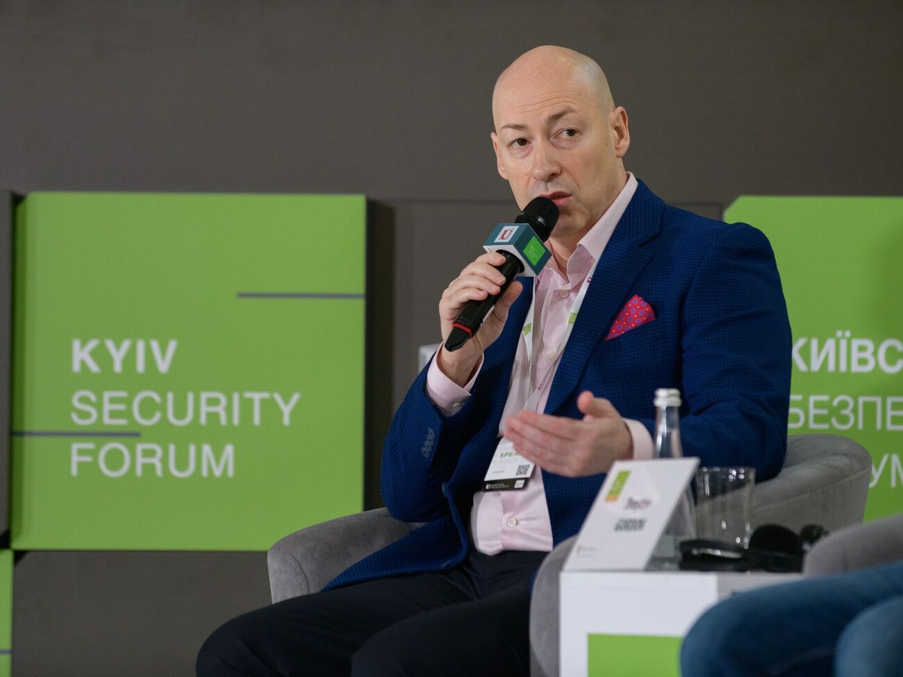 Дедалі більше росіян дістає інформацію про війну з українського YouTube, сказав Гордон