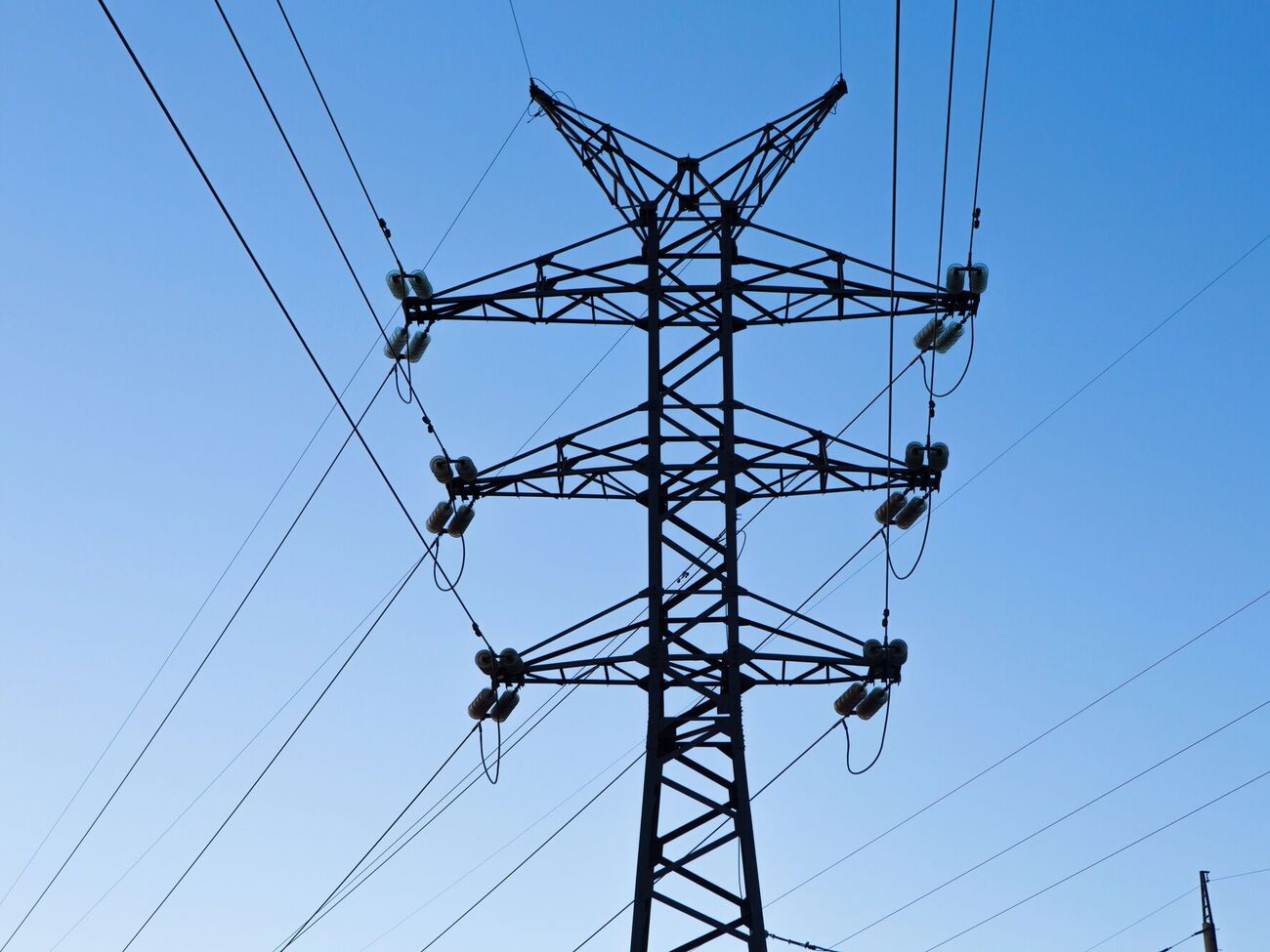 По мнению эксперта, основная причина долговой нагрузки – недостаточно сбалансированные тарифы для критических потребителей