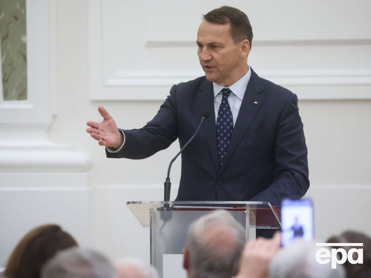 По словам главы польского МИД, Польша является прифронтовой страной, которой угрожает Россия