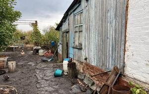 15-летнюю пострадавшую без сознания обнаружил сосед, который пошел в туалет