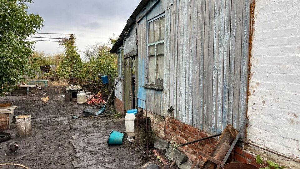 15-летнюю пострадавшую без сознания обнаружил сосед, который пошел в туалет