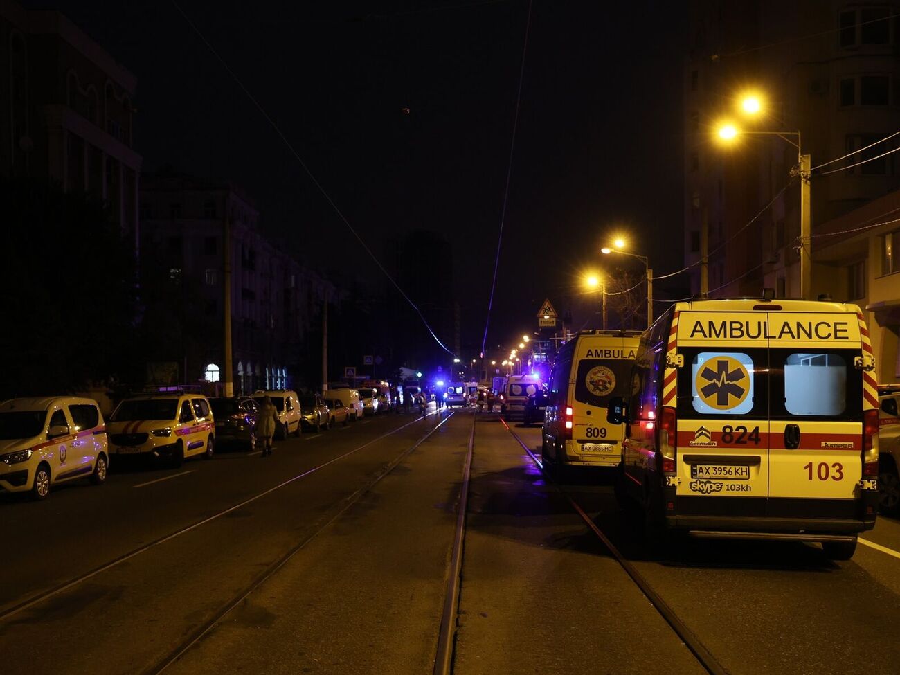 Унаслідок ракетного удару РФ по Харкову загинув поліцейський, ще 30 співробітників поліції, рятувальник і дев'ять цивільних поранені, розповіли в поліції області