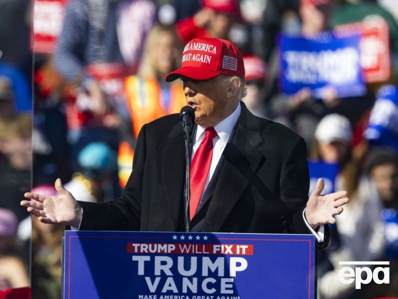 Трамп може скористатися лазівкою в законодавстві, щоб США вийшли з НАТО, кажуть експерти