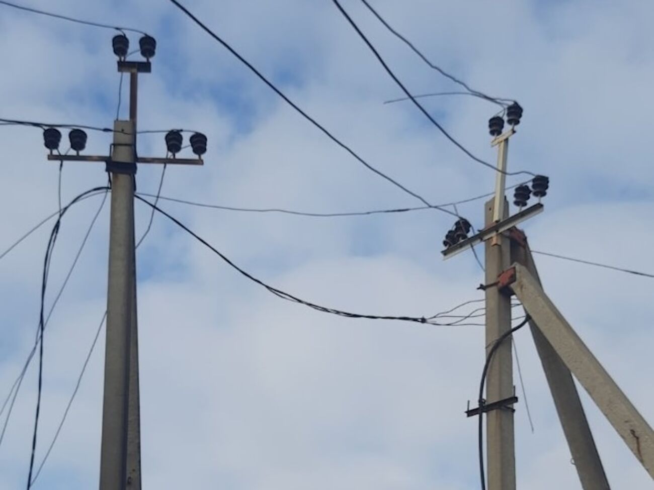 9 листопада ремонтні бригади ДТЕК повернули світло у 16 домівок жителів Дніпропетровської області