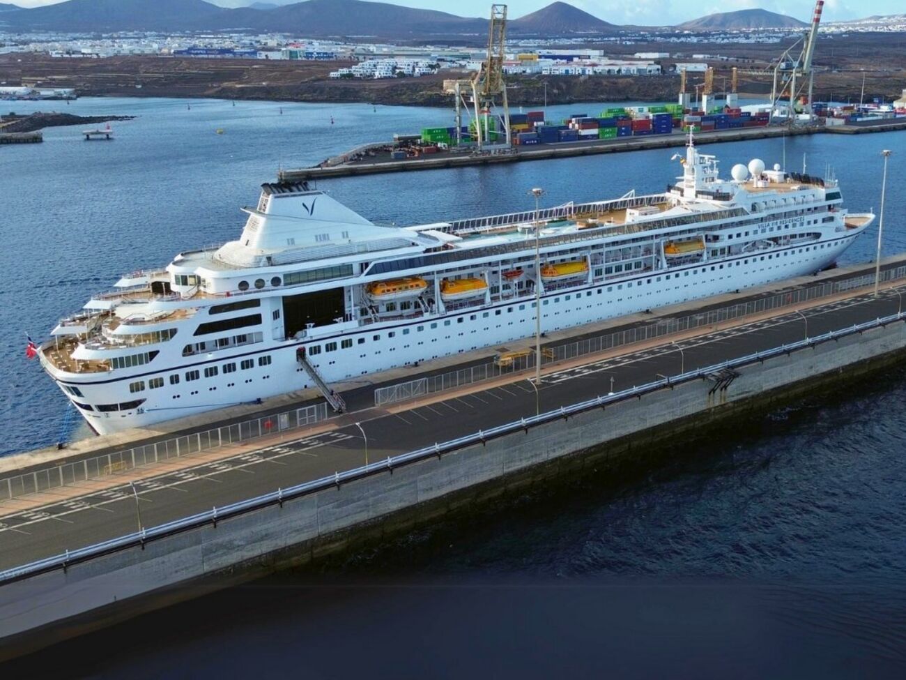 Владельцы лайнера предлагают разные варианты круиза