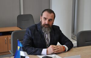 Доплату до зарплати вчителі отримуватимуть до кінця дії воєнного стану в Україні, зазначив Лісовий