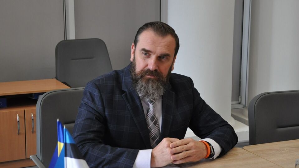 Доплату к зарплате учителя будут получать до конца действия военного положения в Украине, отметил Лисовой