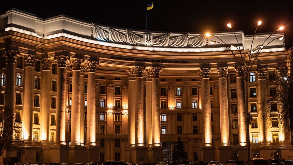 Сообщения о том, что Украина была заранее проинформирована о якобы телефонном разговоре Трампа и Путина, не соответствуют действительности, отметили в украинском МИД