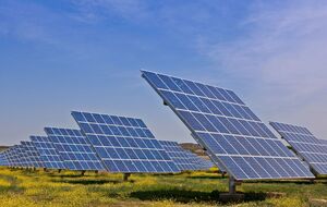 По словам эксперта, ситуация с оплатами по "зеленому" тарифу остается сложной