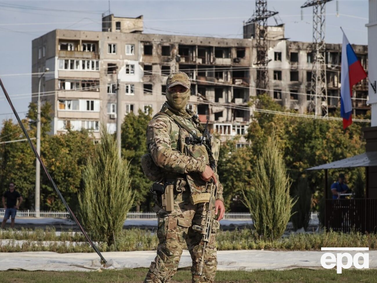 Окупанти обмежують у правах людей без громадянства РФ