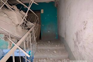 Окупанти поцілили по житловій дев'ятиповерхівці