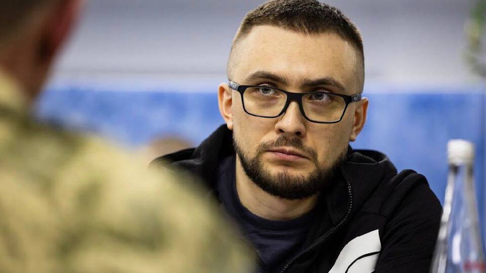 "Считаю правильным использовать все возможности", – прокомментировал встречу Стерненко