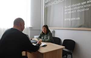 В українській армії на сьогодні понад 10 тис. вакансій для осіб обох статей