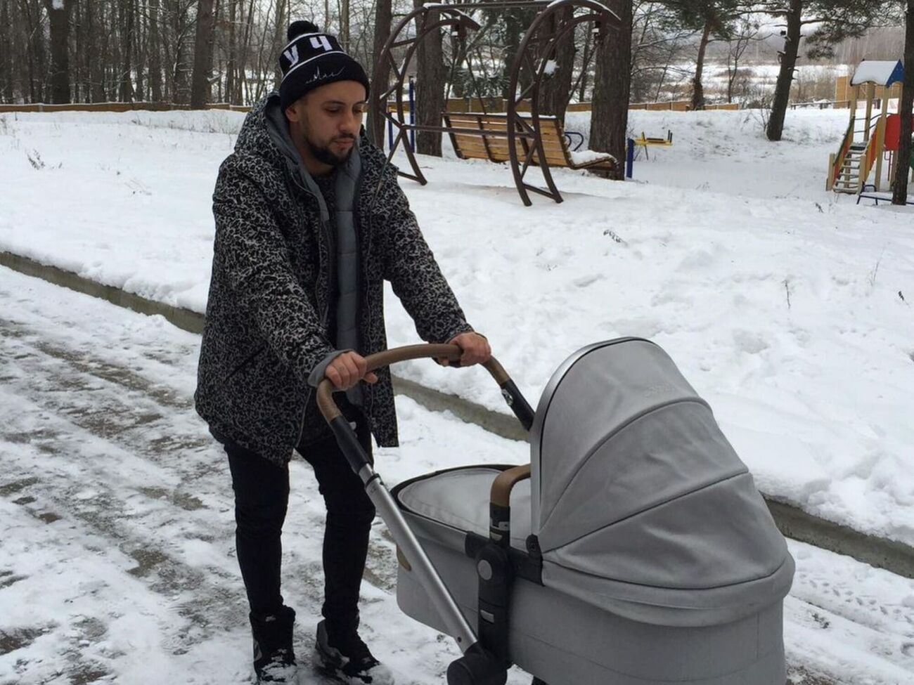 Monatik знає стать майбутньої дитини, але поки її не розголошує