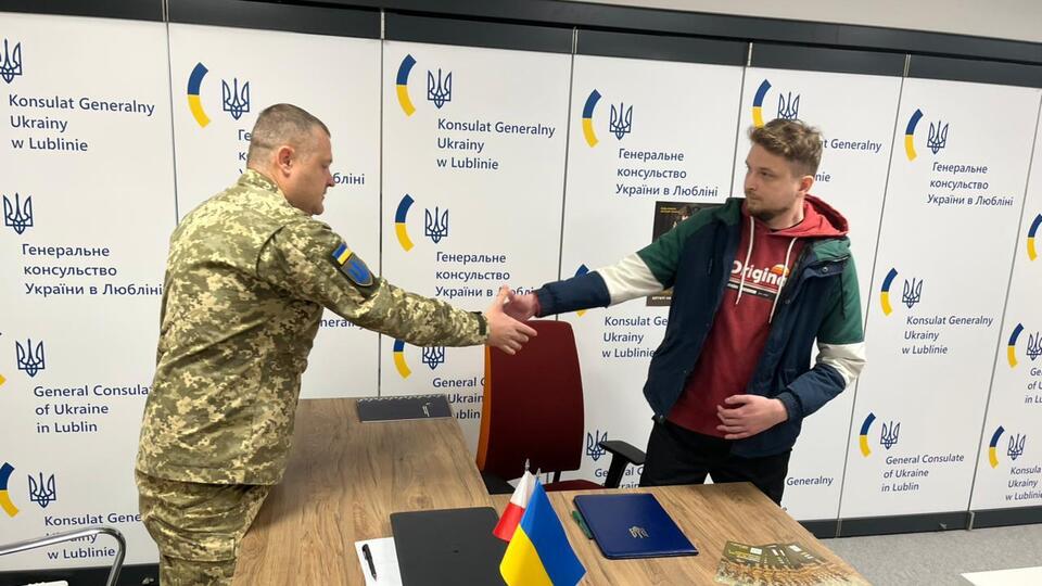 До рекрутингового центру легіону надійшло приблизно 700 заявок від українців, які проживають у Польщі, Чехії, Німеччині, Ірландії й інших країнах, розповіли в Міноборони