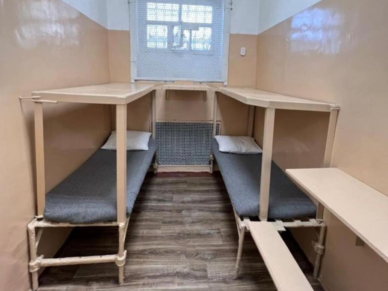 Крупа ждет суда в четырехместной камере