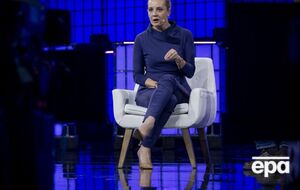 Во время выступления Навальной активисты включили сигнал воздушной тревоги и призвали "остановить Россию" и войну