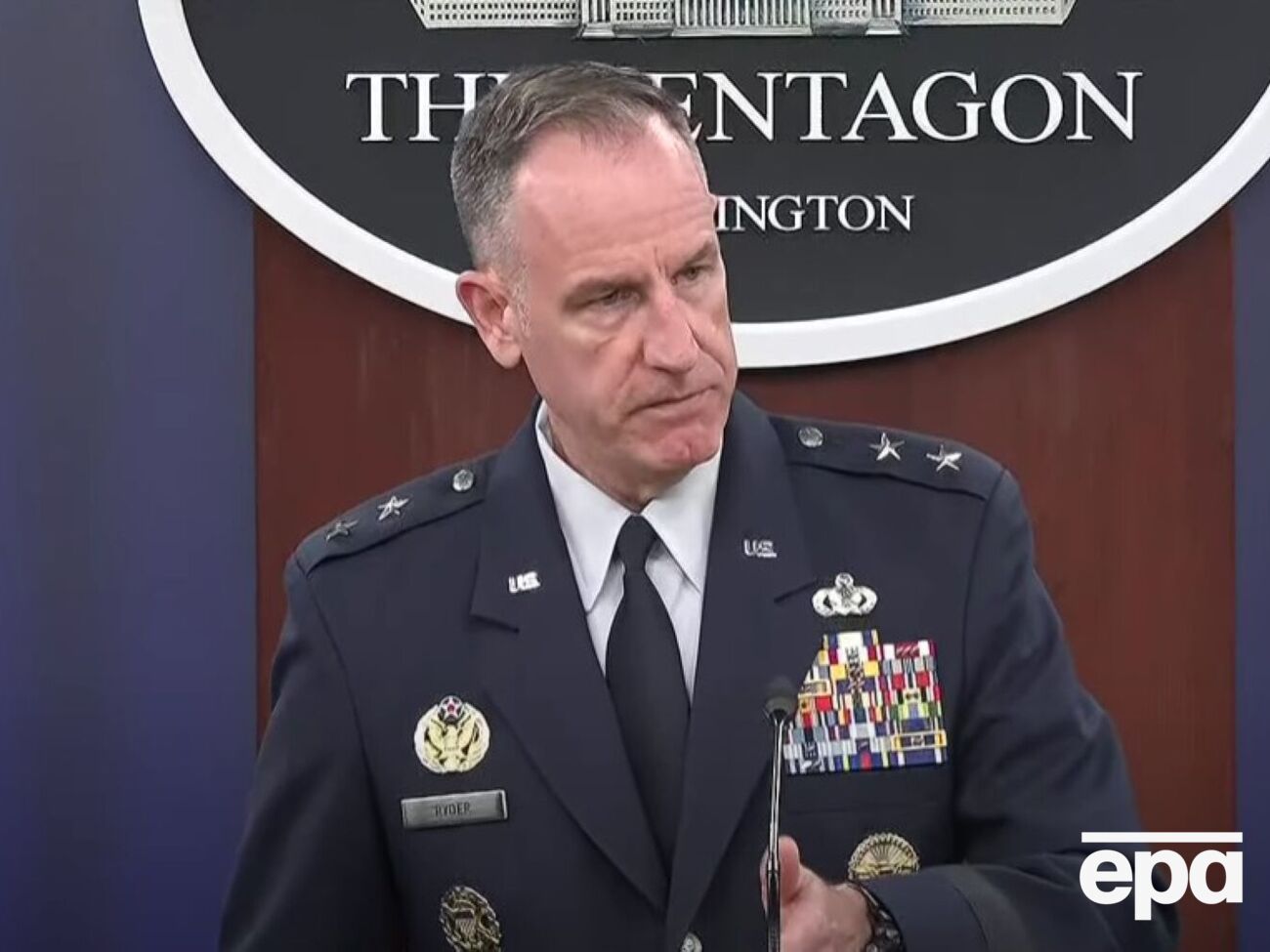 За словами Райдера, США одразу передають Україні озброєння, яке є на складах