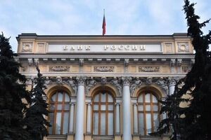 Высокие процентные ставки в российской экономике, вероятнее всего, ограничат инвестиции и рост бизнеса, убеждены в британской разведке