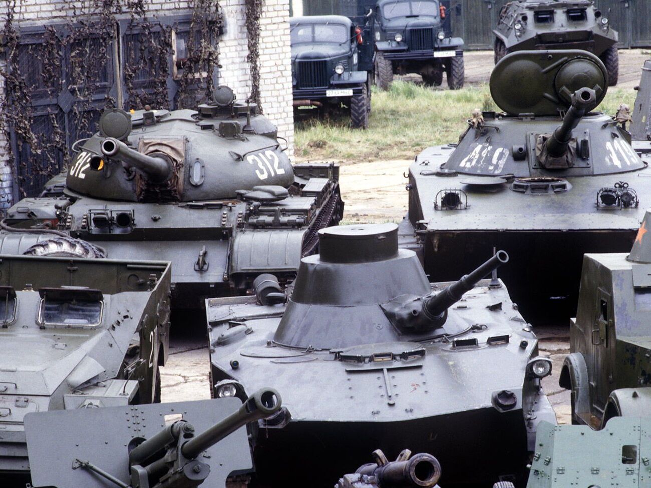 Оккупанты получили технику "Мосфильма" в 2023 году, говорит Шахназаров