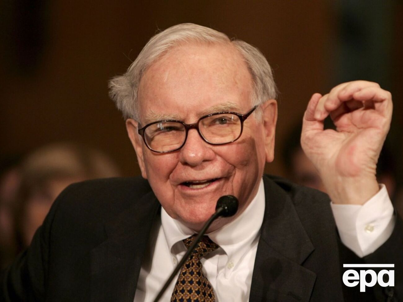 Зеленский в августе вручил Баффетту награду "Национальная легенда Украины"