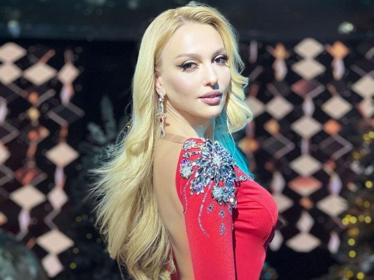 Полякова зараз перебуває у Франції