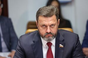 В сентябре 57-летний Деркач стал сенатором