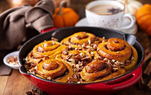 Тыквенные булочки с карамелью получаются очень ароматными