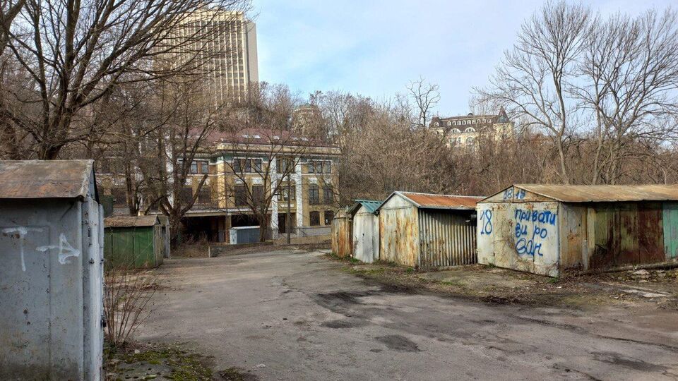 Территория не относится к парковой зоне, отмечают в КГГА
