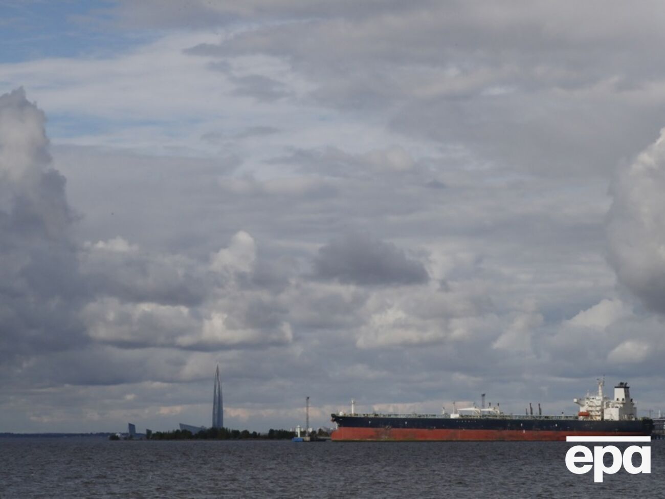 ЕС готовит новые санкции за торговлю российской нефтью