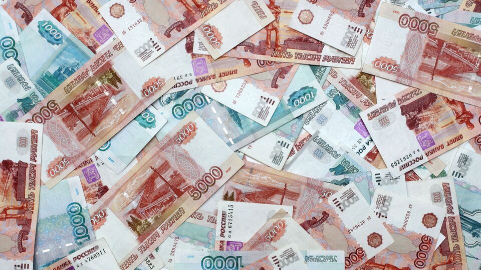 Курс российского рубля к доллару падает