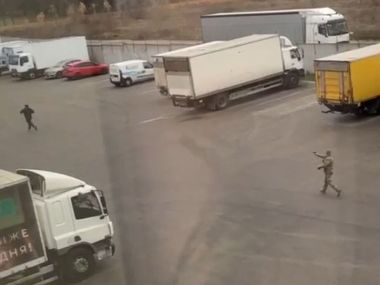 Сначала в полиции рассказали, что стрелком был представитель ДФТО, впоследствии в МО сообщили, что проверяют действия представителя ТЦК и СП