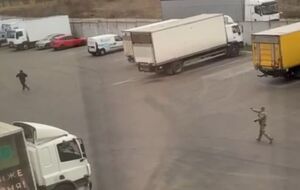 Сначала в полиции рассказали, что стрелком был представитель ДФТО, впоследствии в МО сообщили, что проверяют действия представителя ТЦК и СП