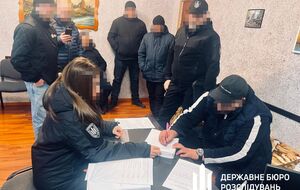 Начальника колонии обвинили в помощи криминальным авторитетам