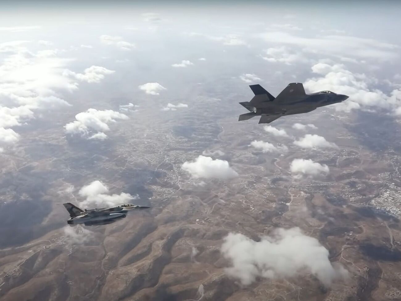 26 октября ЦАХАЛ совершил несколько волн авиаударов по военным объектам в разных районах Ирана