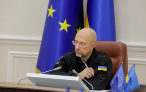 Усі бронювання з 1 грудня здійснюватимуть через "Дію", розповів Шмигаль