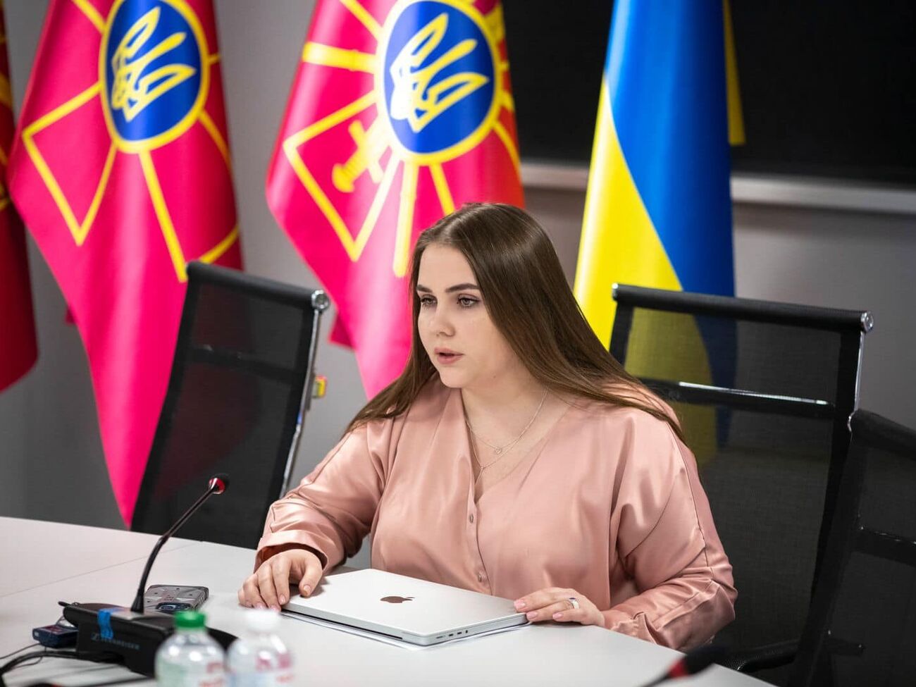 В системе зарегистрировано 610 полностью оформленных, подписанных и отправленных в систему рапортов военных на смену места службы, рассказала Черногоренко