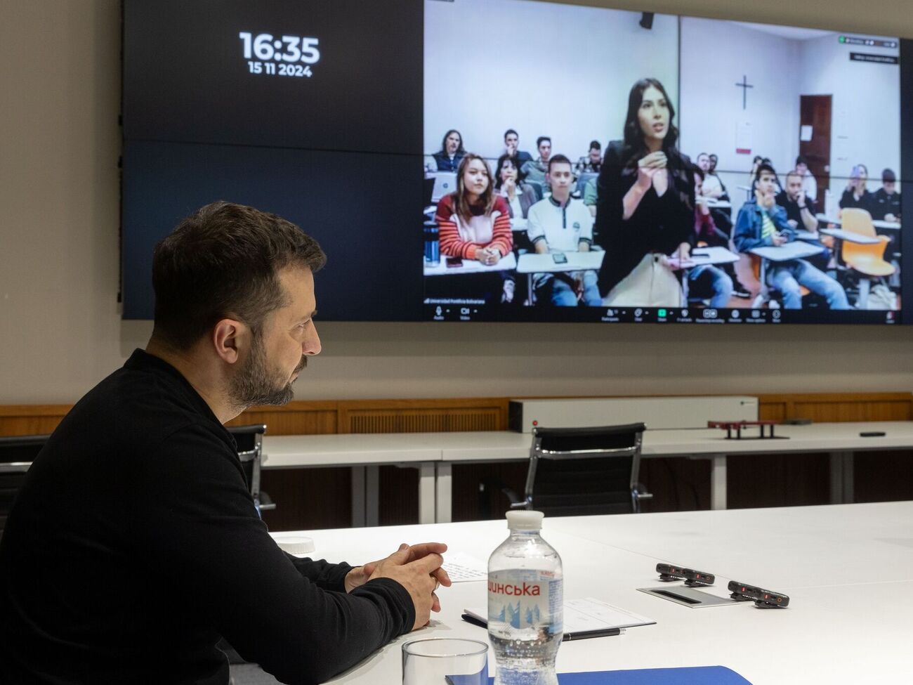 Общение состоялось с помощью видеосвязи