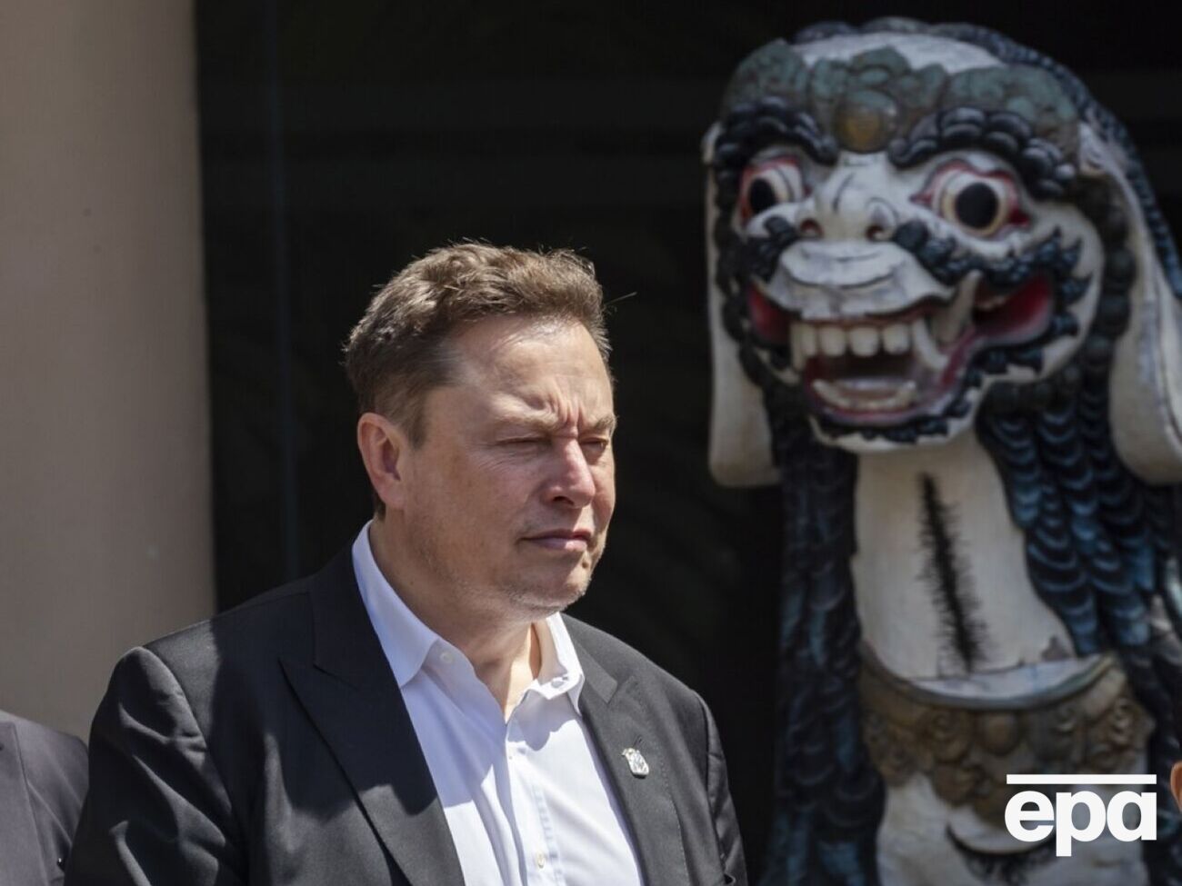 Беседы между российскими чиновниками и лицом, допущенным к секретной информации, могут представлять угрозу национальной безопасности Штатов, отмечается в письме