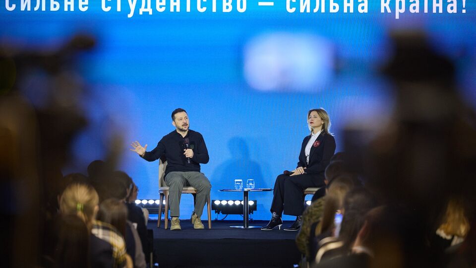 Зеленский встретился со студентами по случаю их праздника